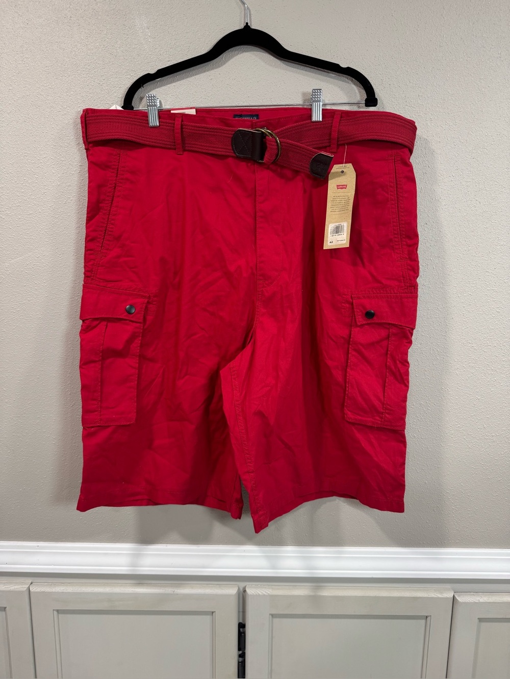 NWT Levis Red Snap Cargo Short